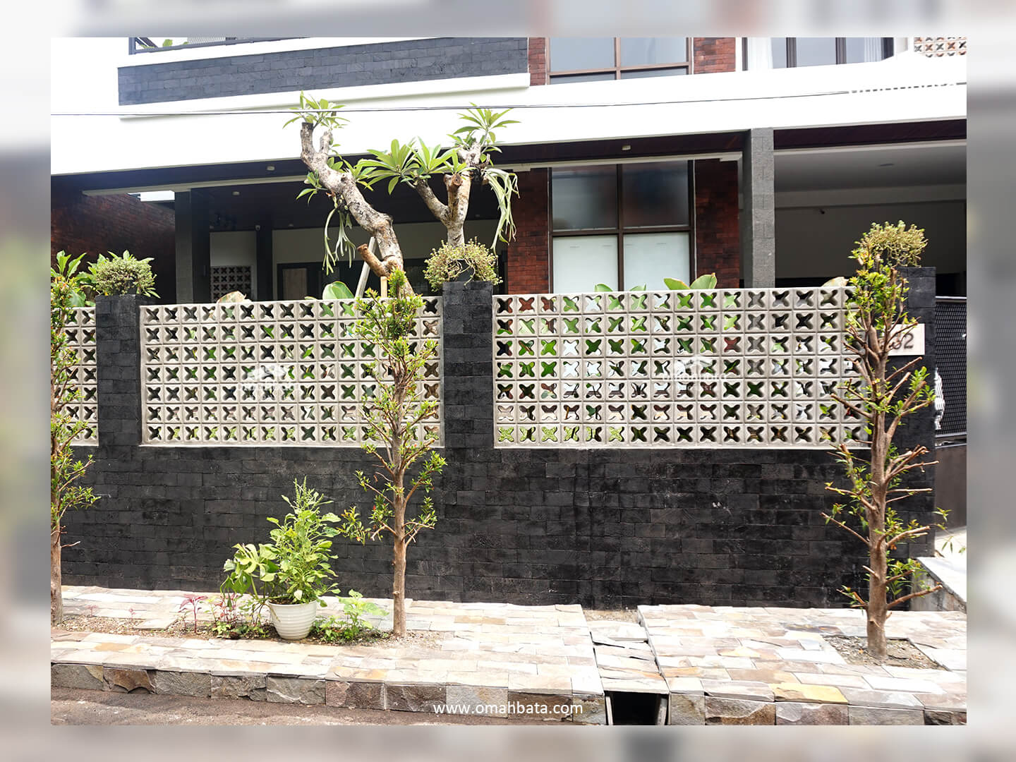 Pagar rumah roster semen DJM